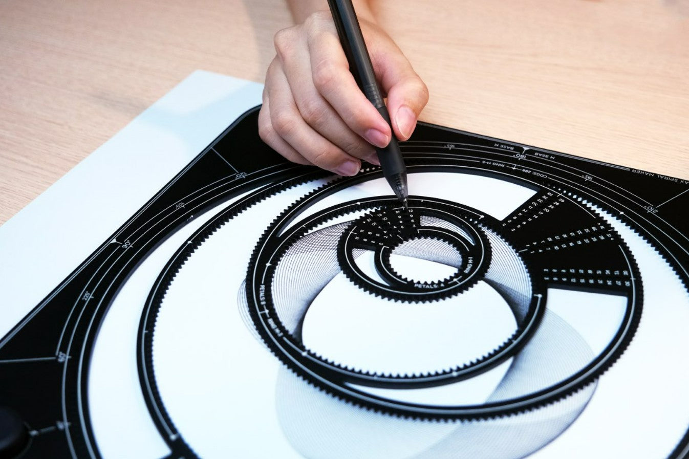 【無心で神アート】Planarc Spiral Maker 2.0 PLANARC 2.0 Spiral Maker - Aluminium/Metal - Professional